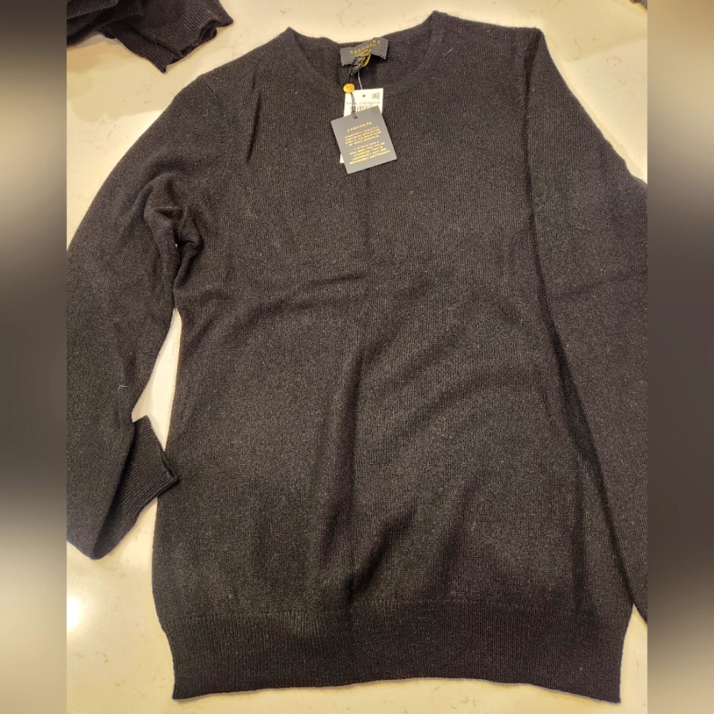 Cashmere scoop neck sweater, 100% Cashmere, new, size Small